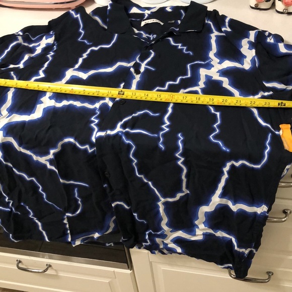 Lighting print button down mens shirt size xl pacsun - Picture 6 of 6